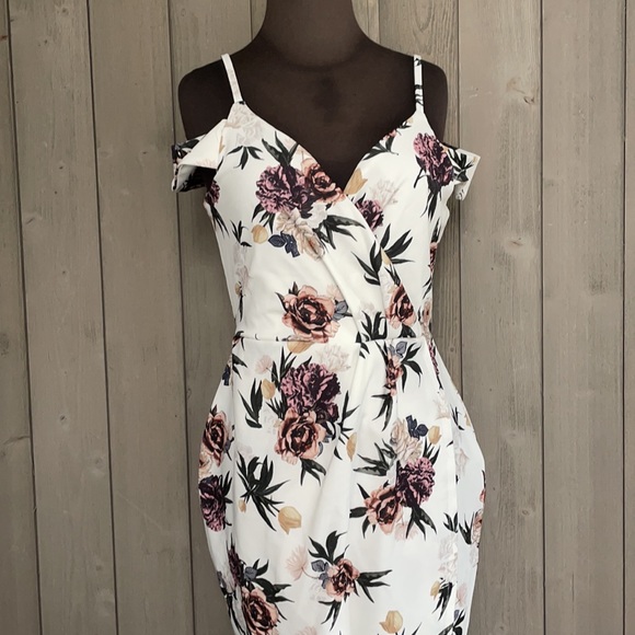 Boohoo Floral Wrap Midi Dress - Picture 2 of 7